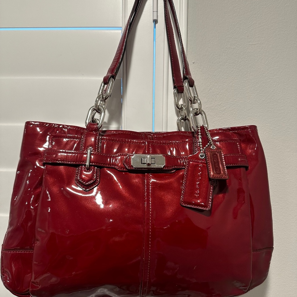 Vintage Coach patent blood red leather shoulder bag